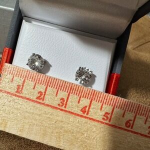 Lab Created White Sapphire Sterling Silver Stud Earrings Round gift box‎